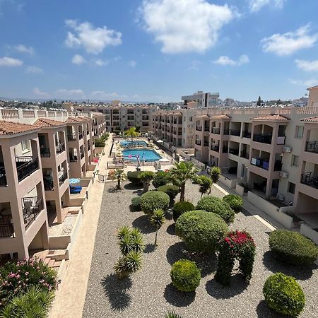 Royal Seacrest Residence Paphos Esterno foto