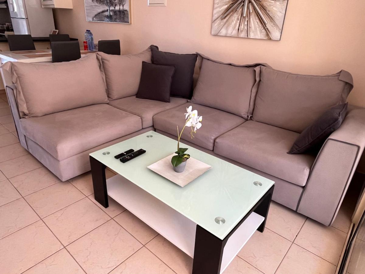 Royal Seacrest Residence Paphos Esterno foto