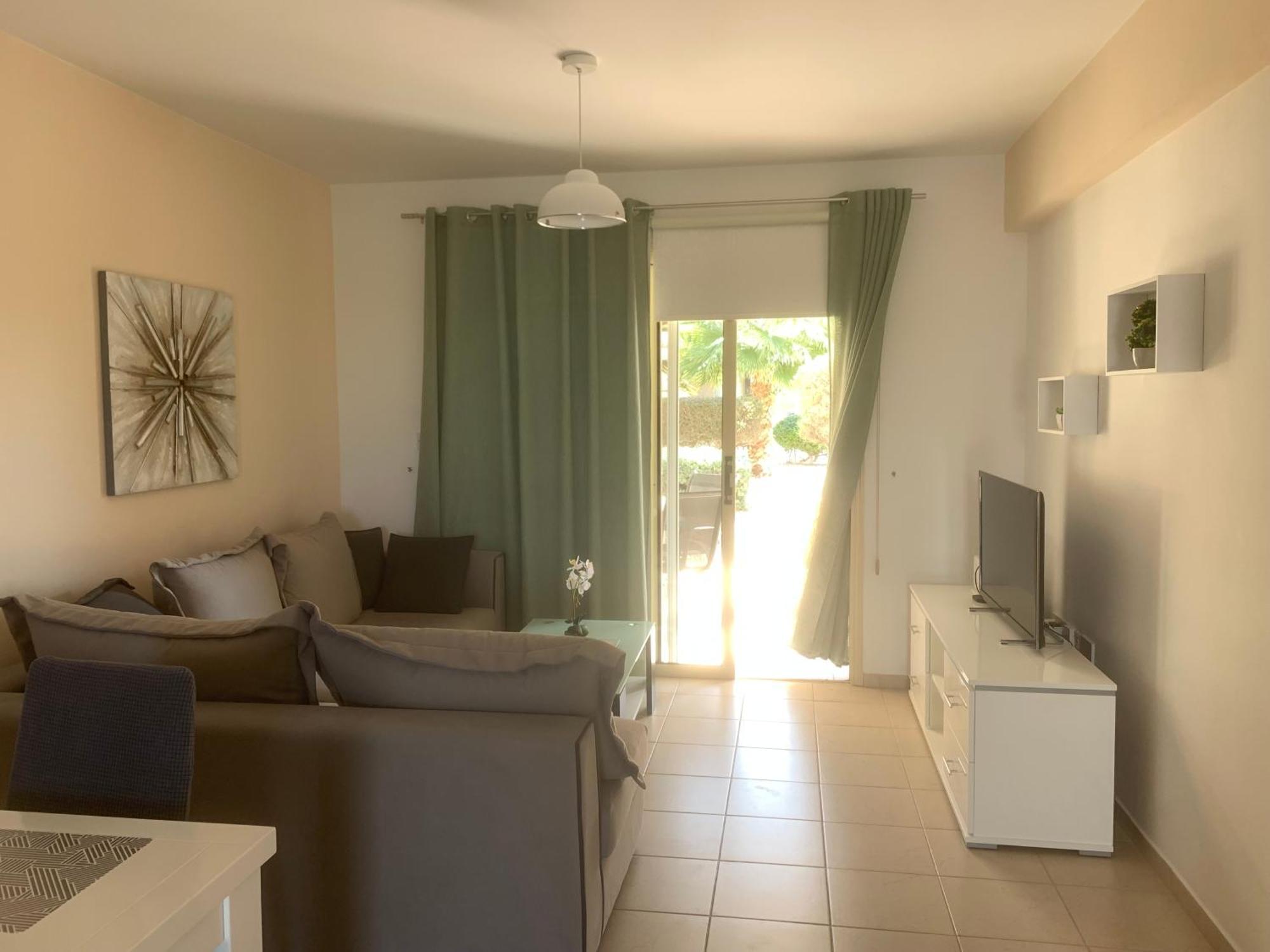 Royal Seacrest Residence Paphos Esterno foto