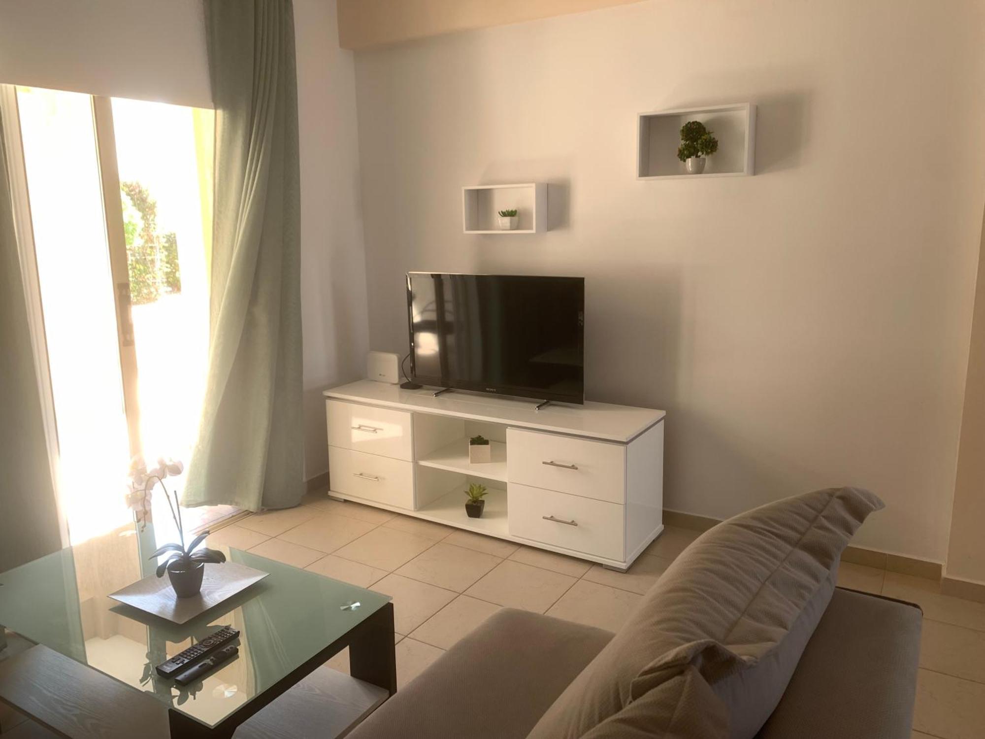 Royal Seacrest Residence Paphos Esterno foto