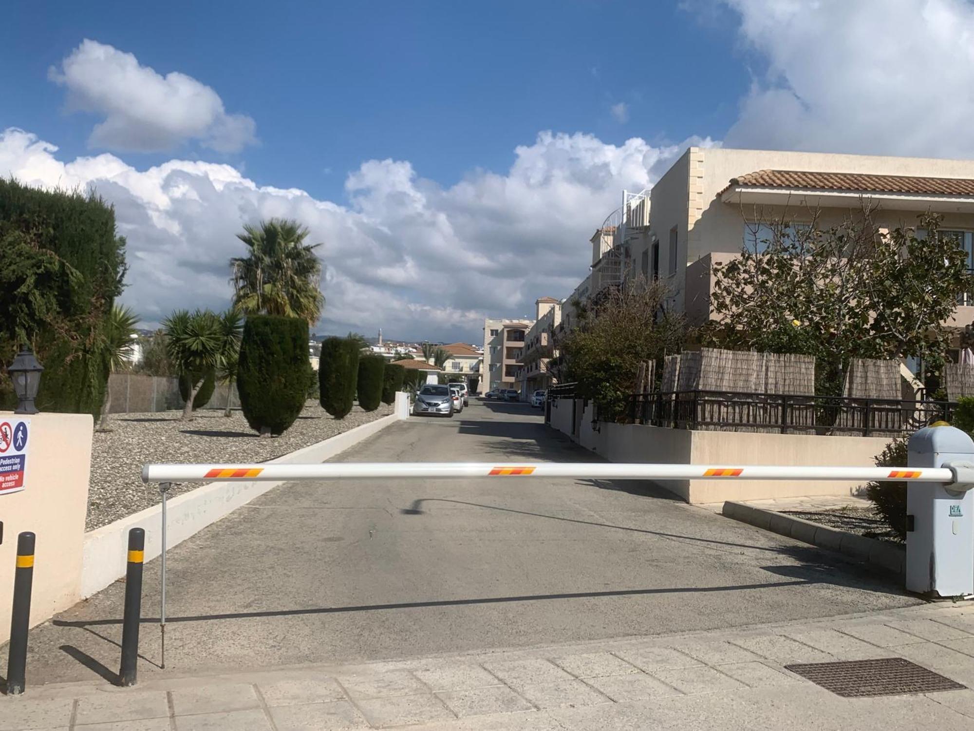 Royal Seacrest Residence Paphos Esterno foto