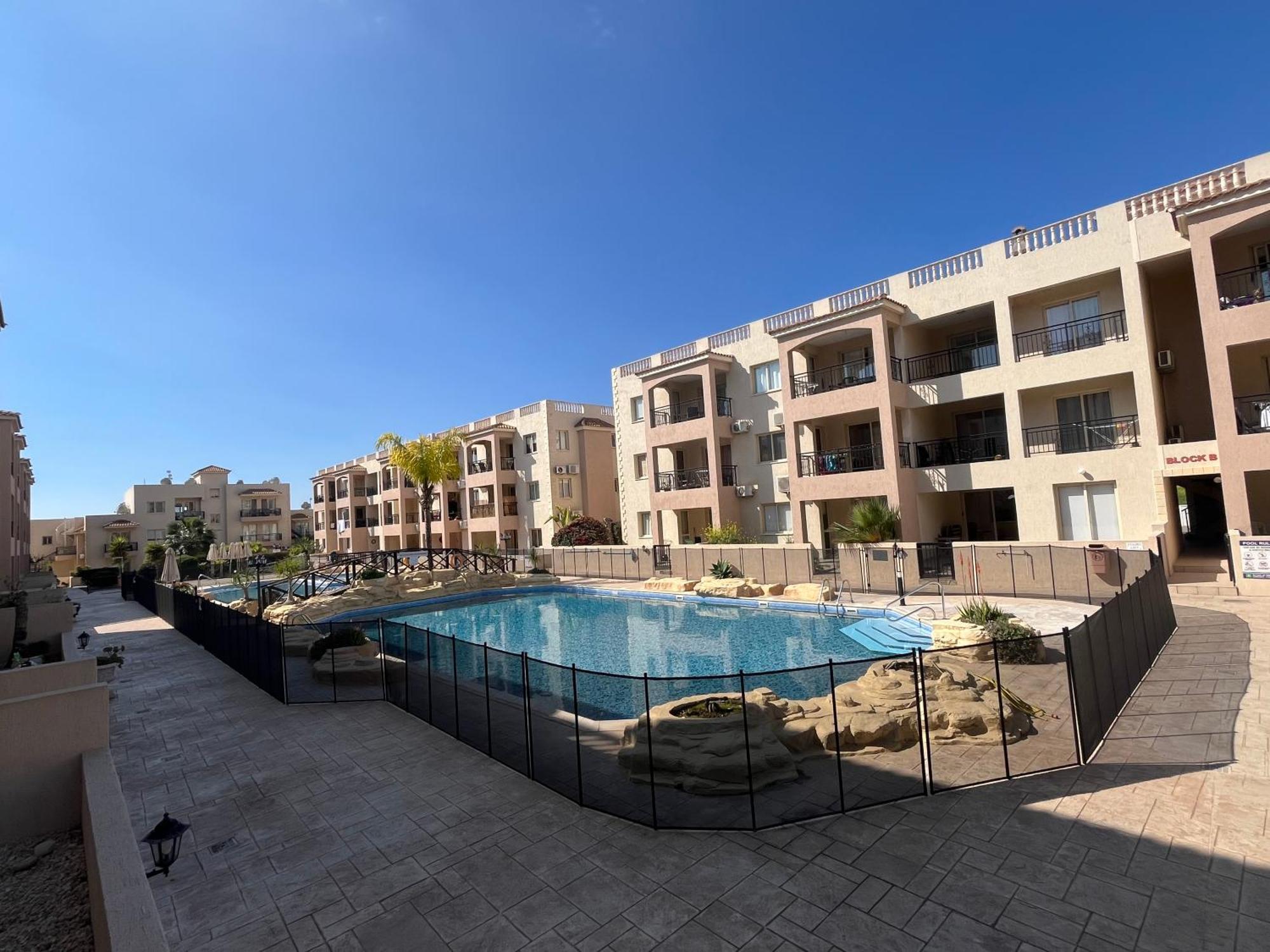 Royal Seacrest Residence Paphos Esterno foto