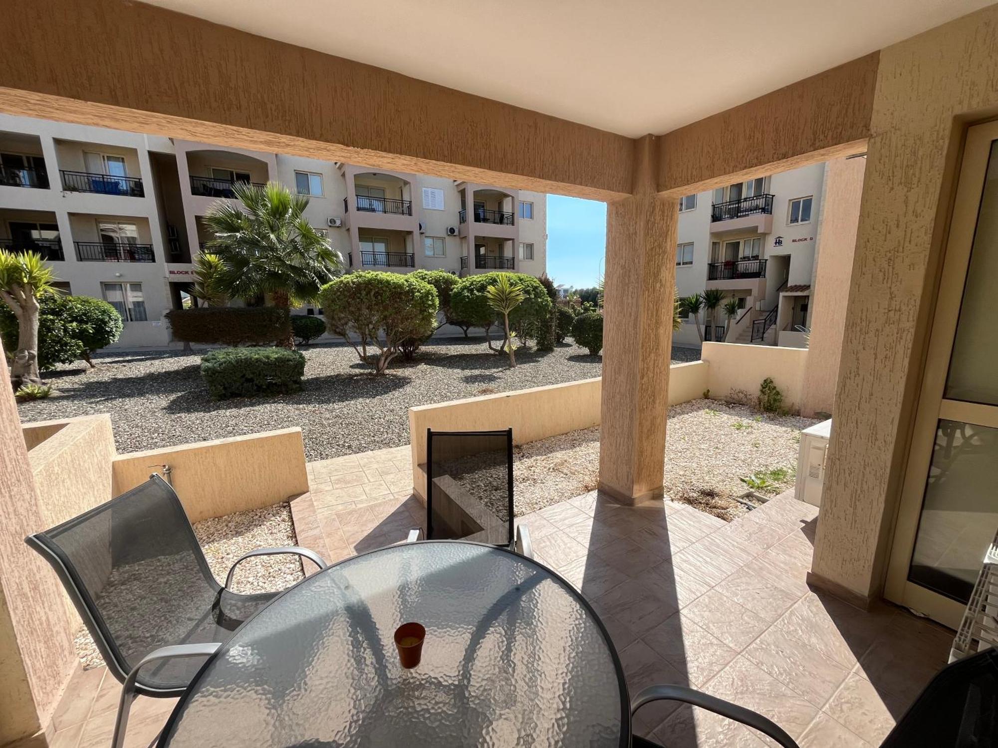 Royal Seacrest Residence Paphos Esterno foto