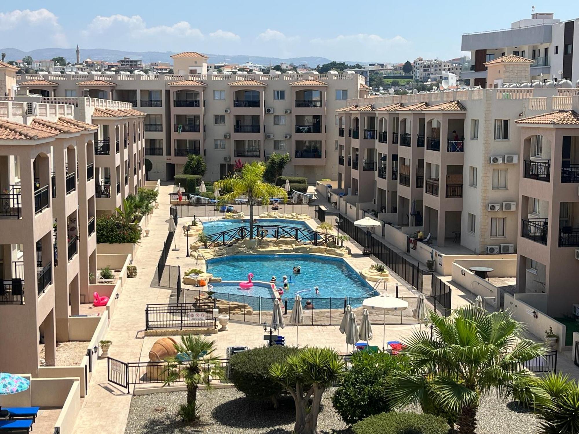 Royal Seacrest Residence Paphos Esterno foto